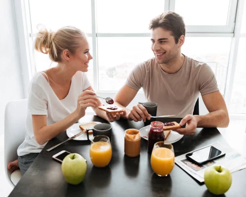 Couple having a healthy breakfast